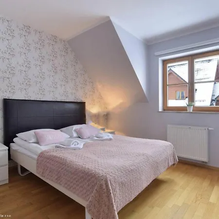Apartment Domek Karpatka 2 Przy Wyciagu Narciarskim 4 Pokoje Dwie Lazinki