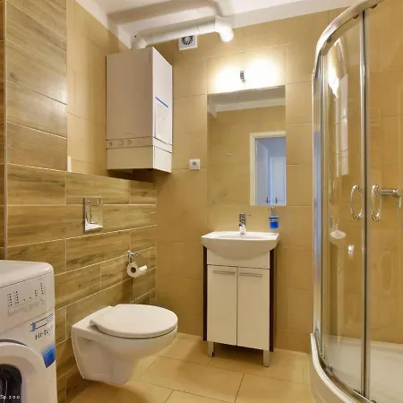 Apartment Domek Karpatka 2 Przy Wyciagu Narciarskim 4 Pokoje Dwie Lazinki